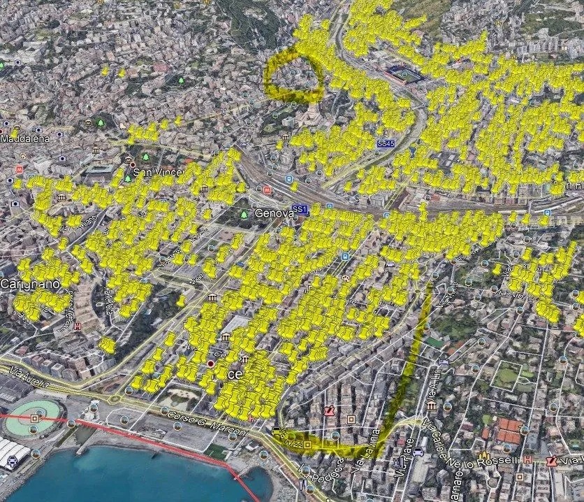Vista satellitare dei percorsi di distribuzione volantini tracciati via GPS a Genova